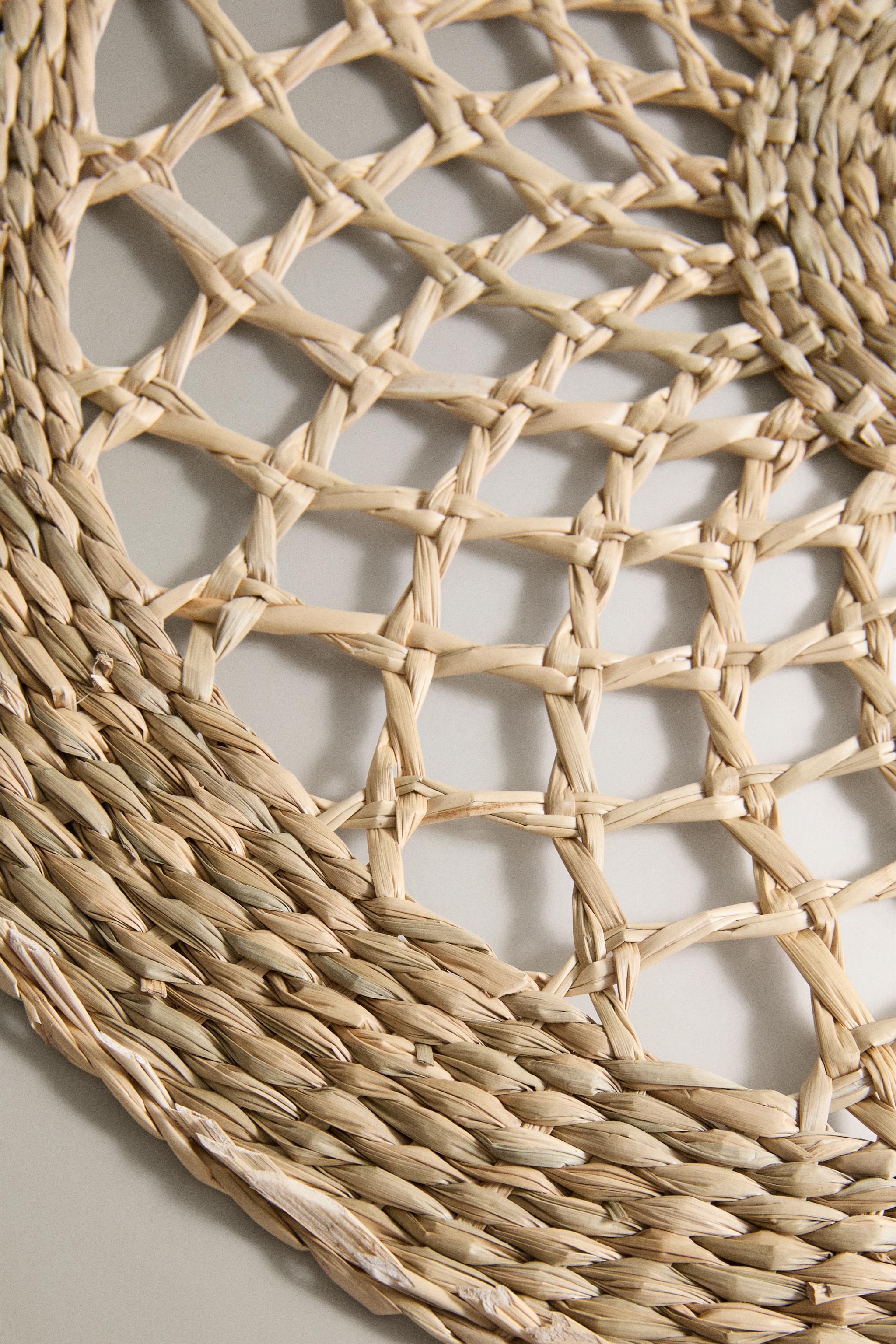 ROUND VEGETABLE FIBER PLACEMAT