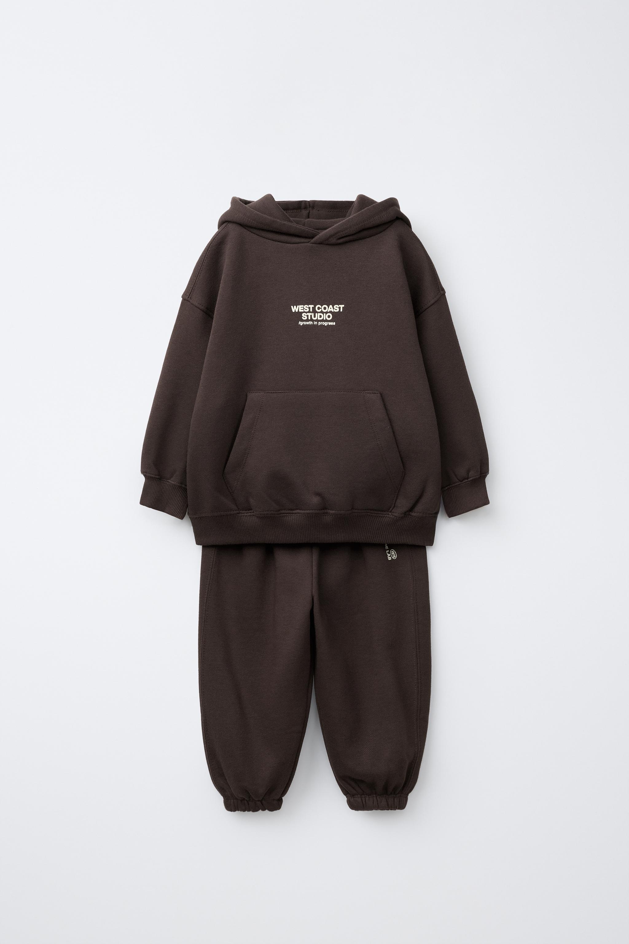 ENSEMBLE DE JOGGING AVEC SWEAT À CAPUCHE ET PANTALON JOG INSCRIPTION