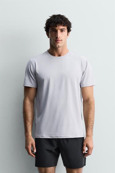 CAMISETA TÉCNICA BÁSICA - Azul claro de Zara