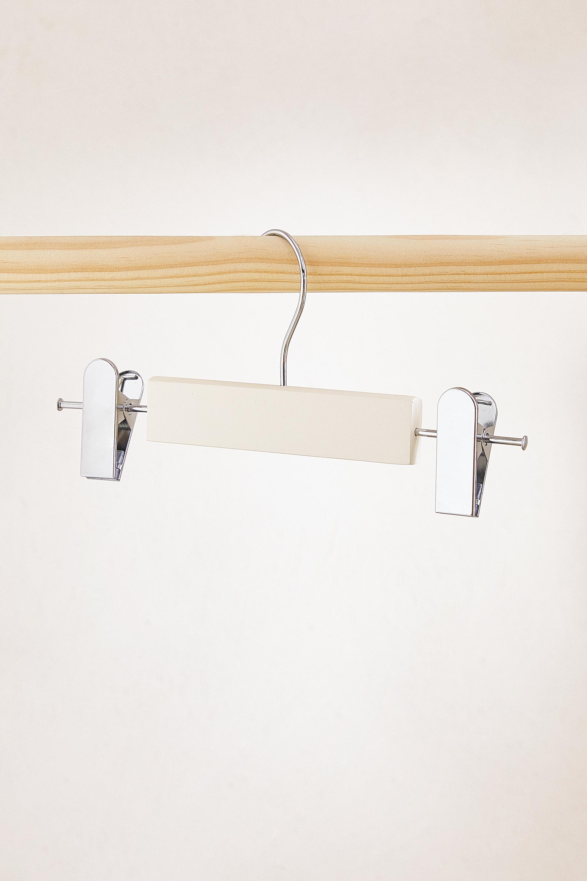 Детские куртки Zara KIDS’ WOODEN HANGERS WITH CLIPS (PACK OF 3) — фото 3