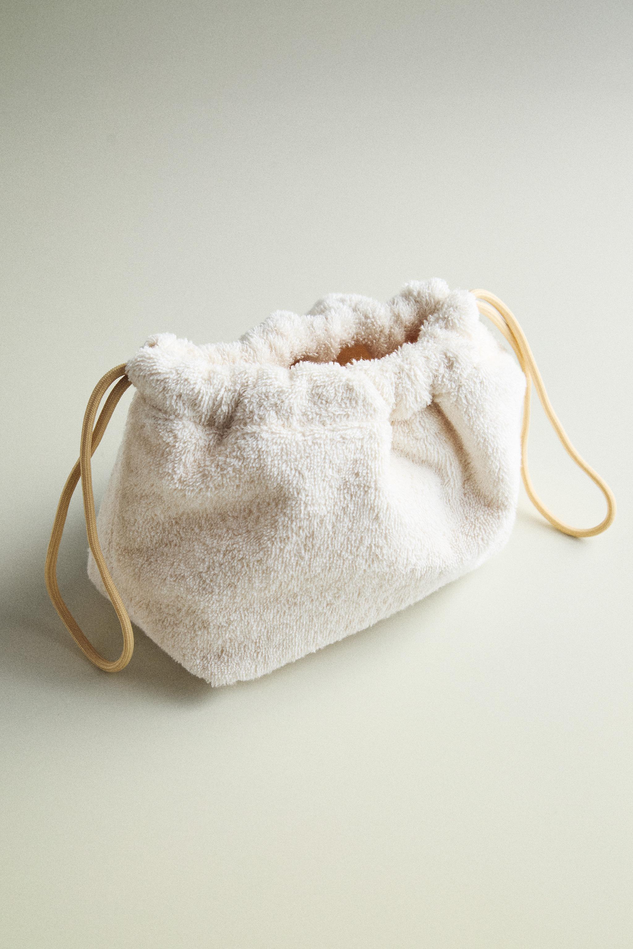 TOWEL MAKEUP BAG — White