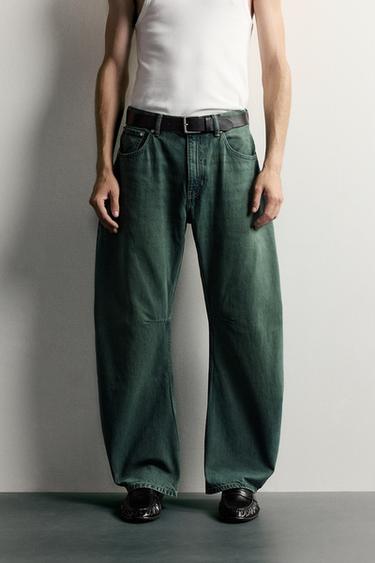 JEANS IM STRAIGHT-BARREL-FIT - Grün von Zara