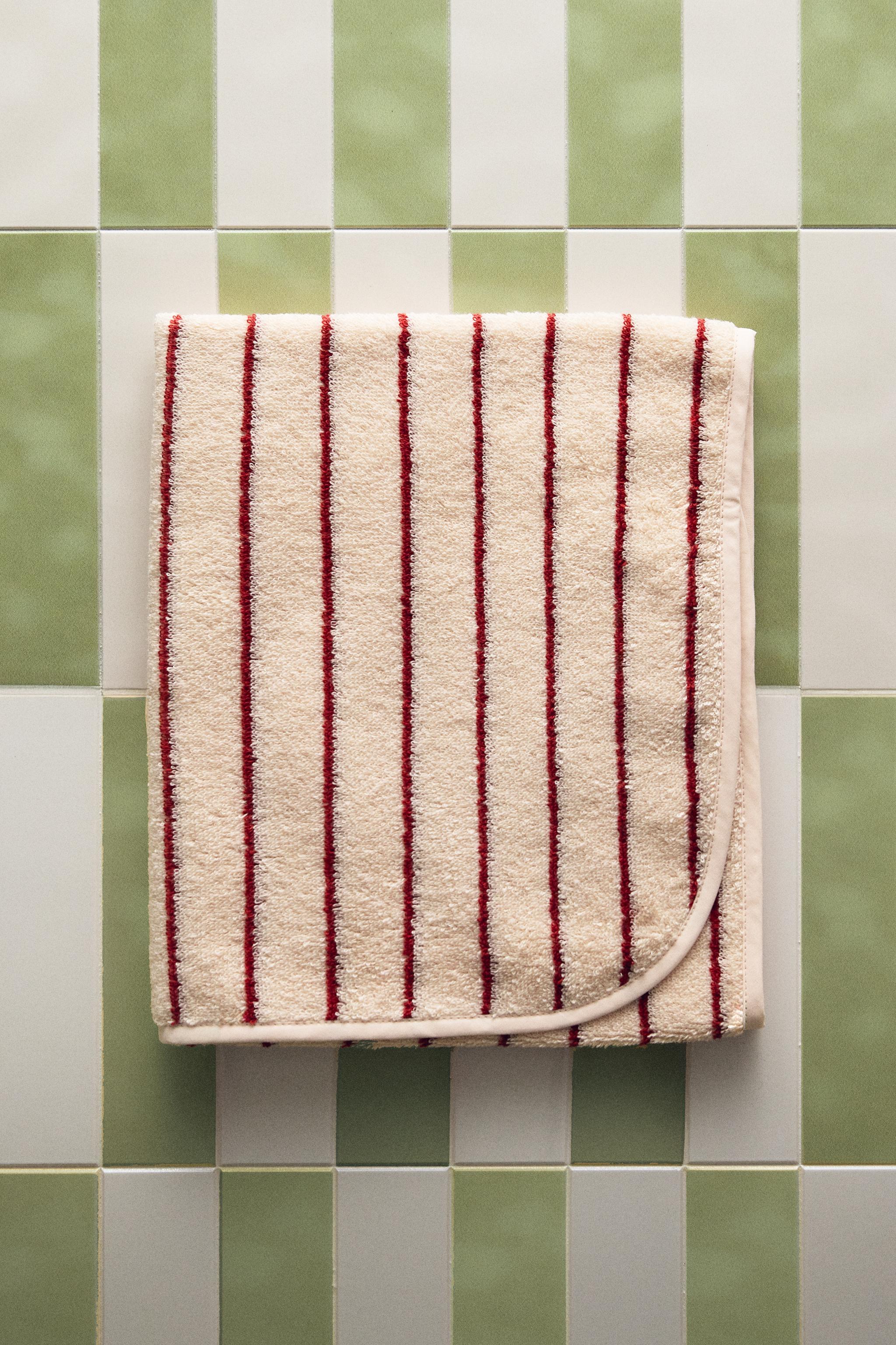 CHILDREN'S STRIPED VELOUR BATH TOWEL - Blue | ZARA United States