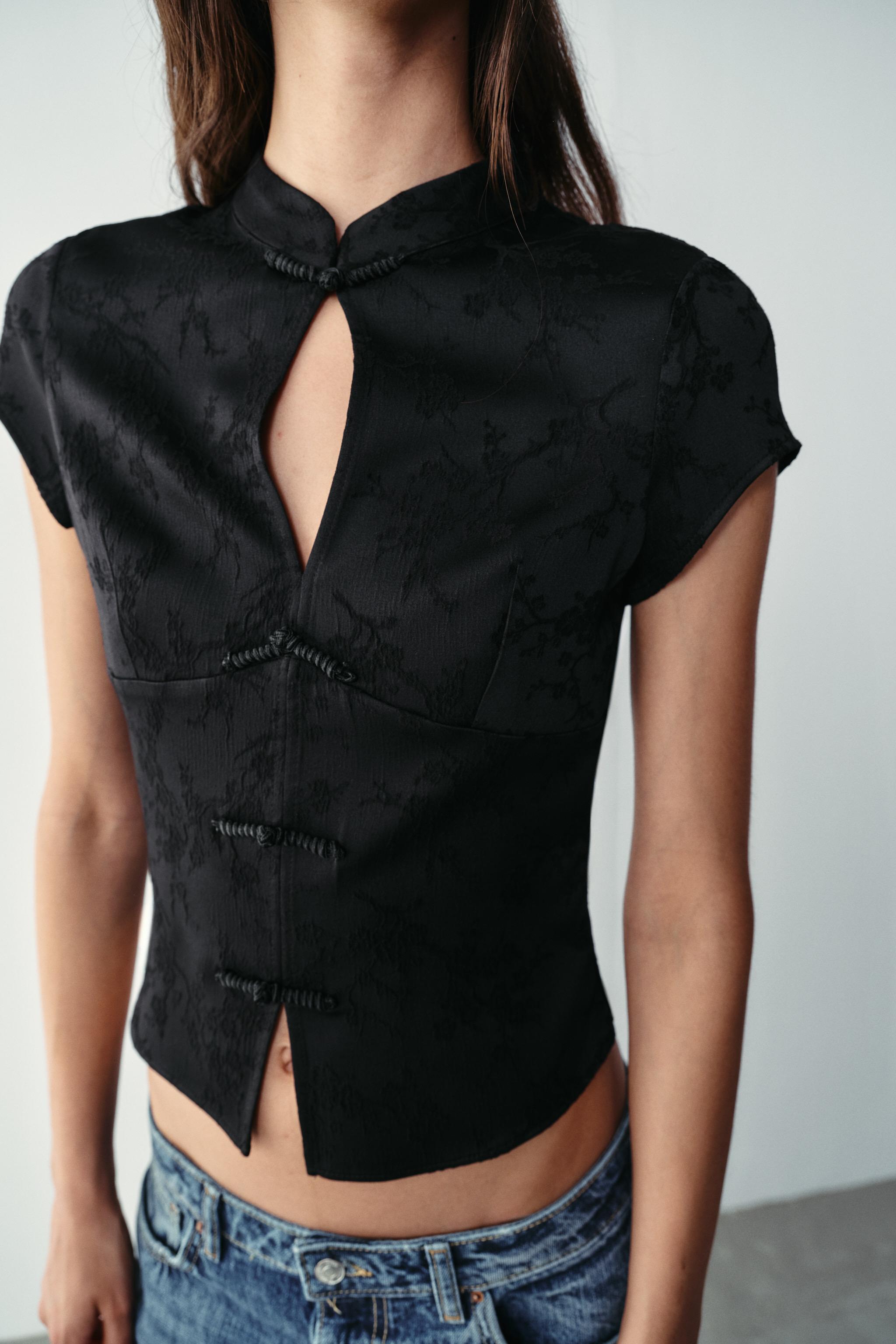 JACQUARD FROG FASTENING TOP — Black