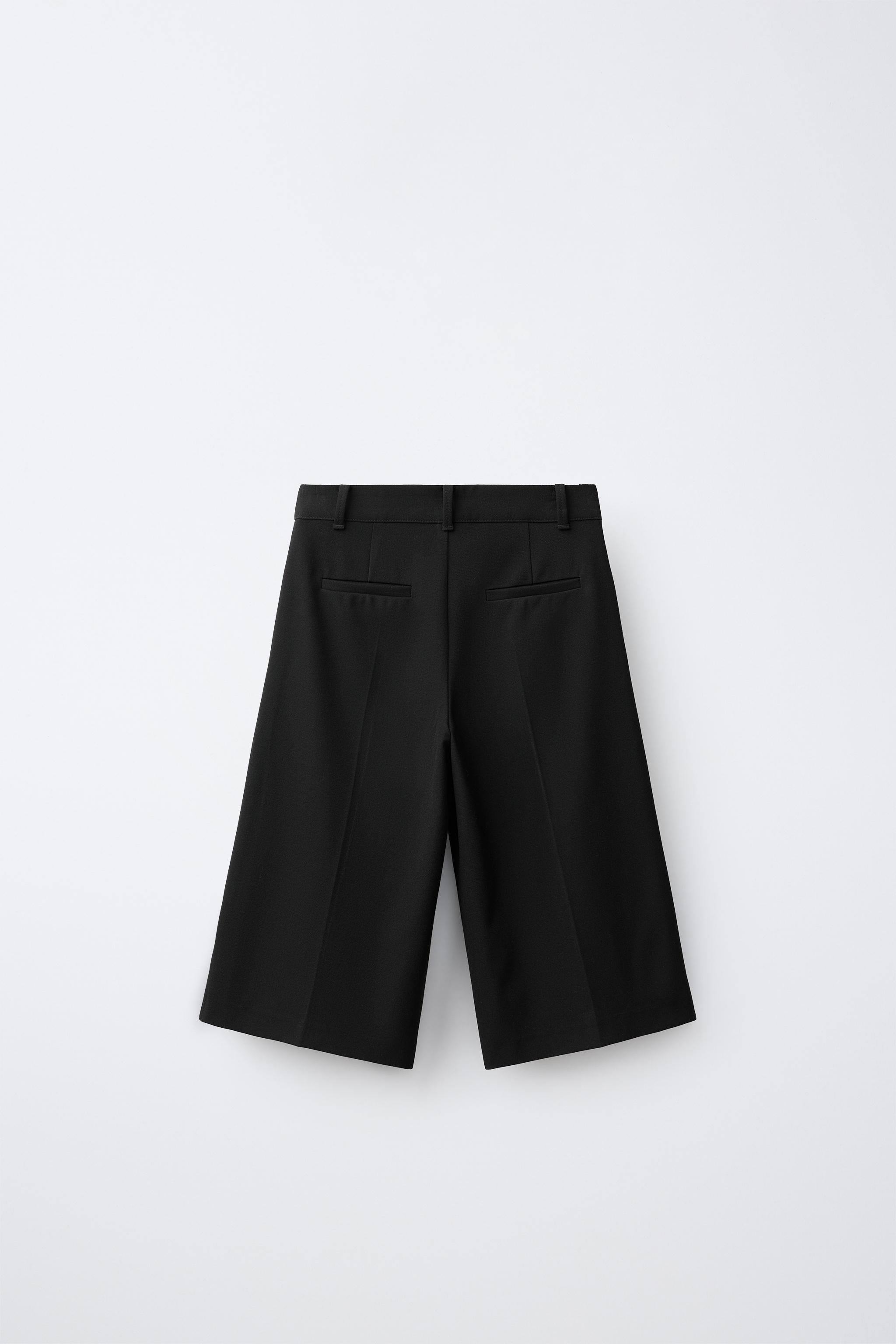 PLEATED LONG BERMUDA SHORTS — Black