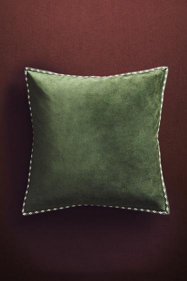 VELVET CHRISTMAS CUSHION COVER WITH EDGE DETAIL - Green by Zara