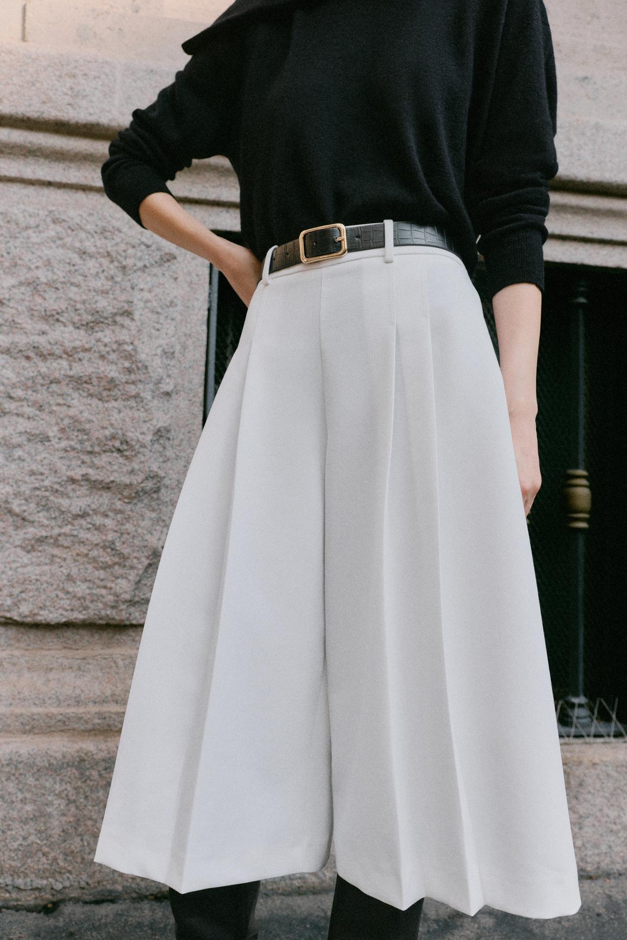 BELTED LONG BERMUDA SHORTS — Oyster-white