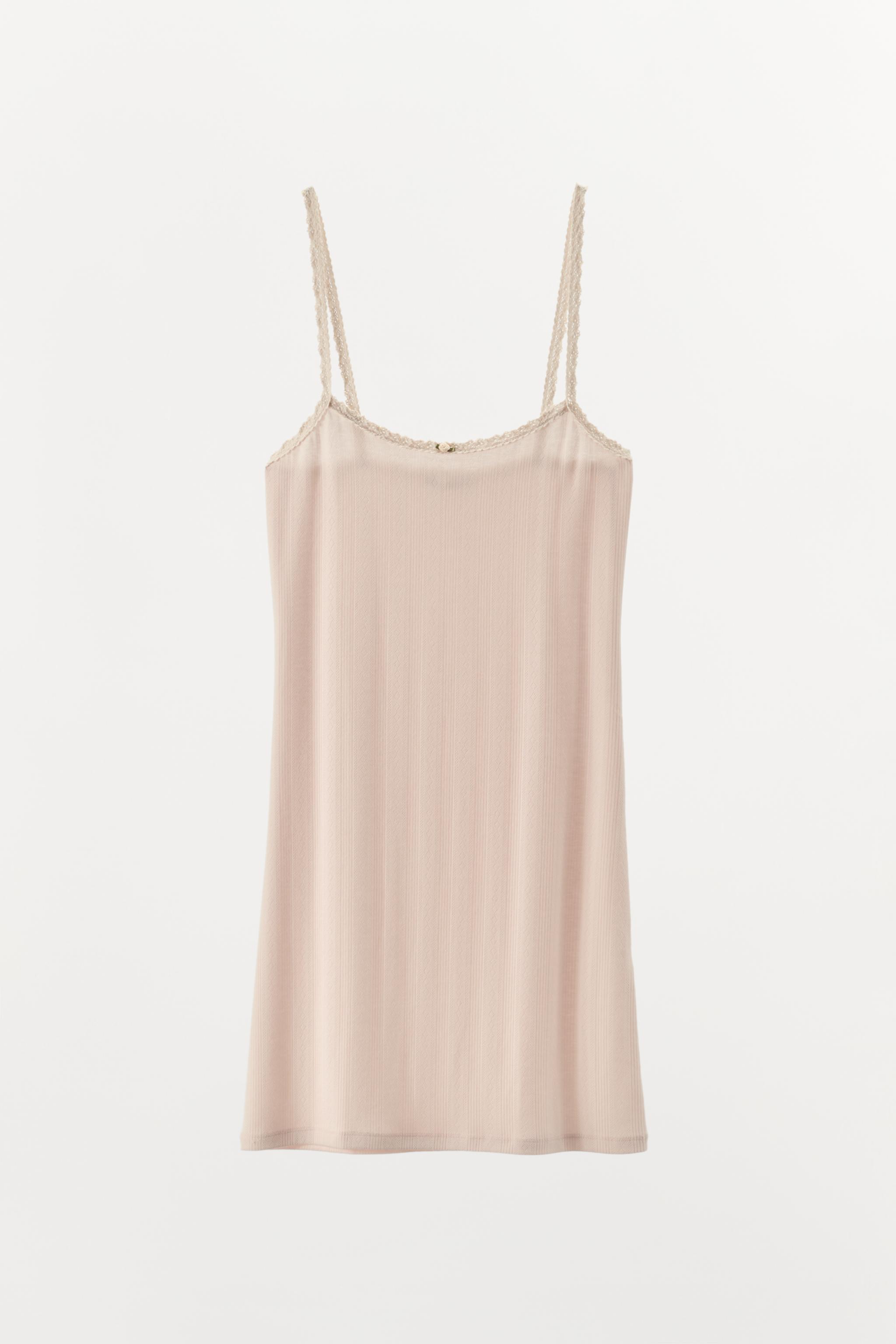 ROBE POINTELLE DENTELLE