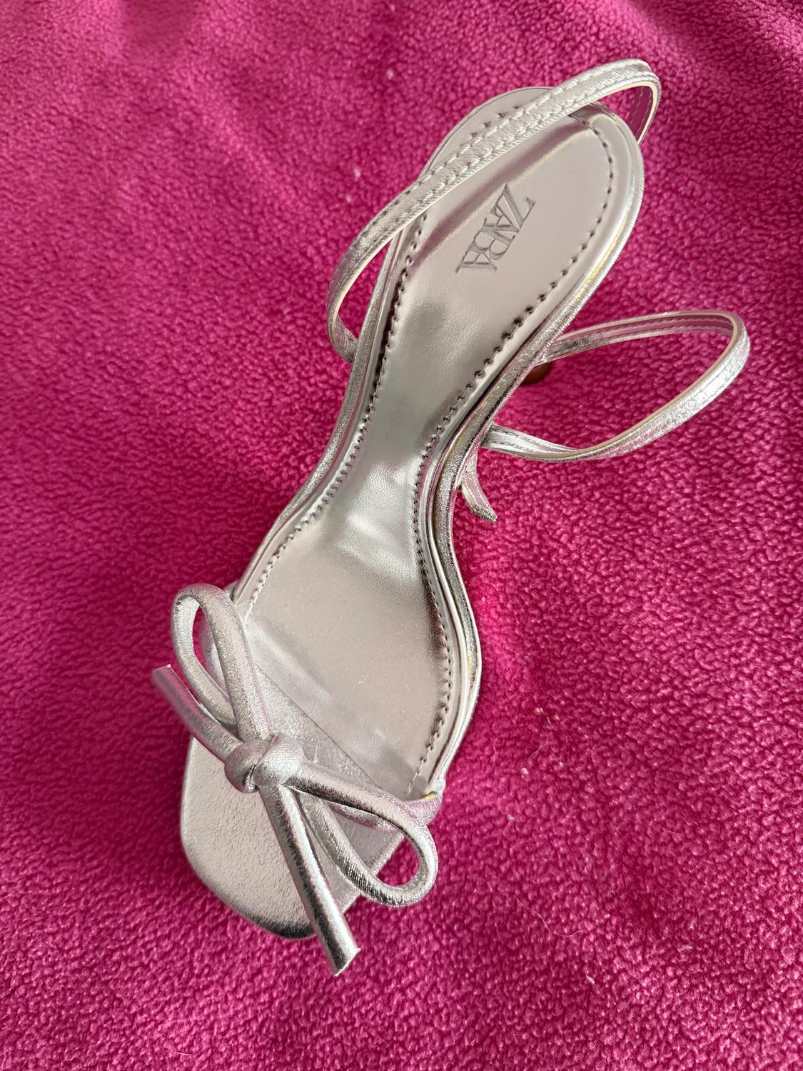 METALLIC HIGH-HEEL SANDALS WITH BOW - Image 3