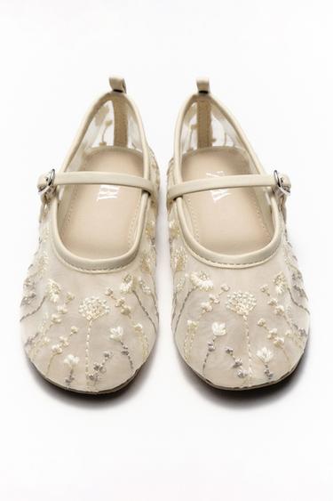 GIÀY BÚP BÊ THÊU HỌA TIẾT - Trắng Mờ từ Zara