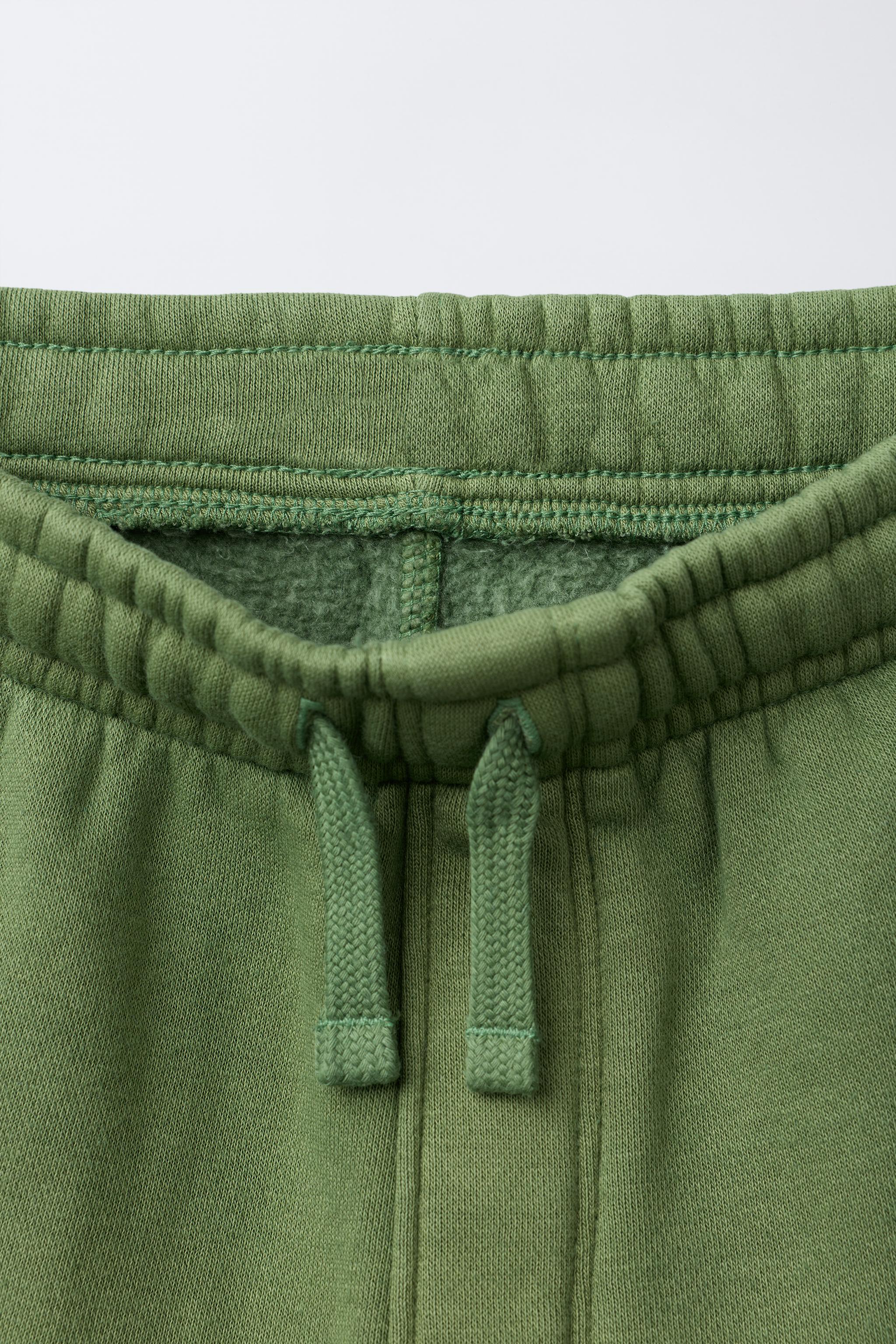 GARMENT DYE SWEATSHIRT AND JOGGER PANTS SET