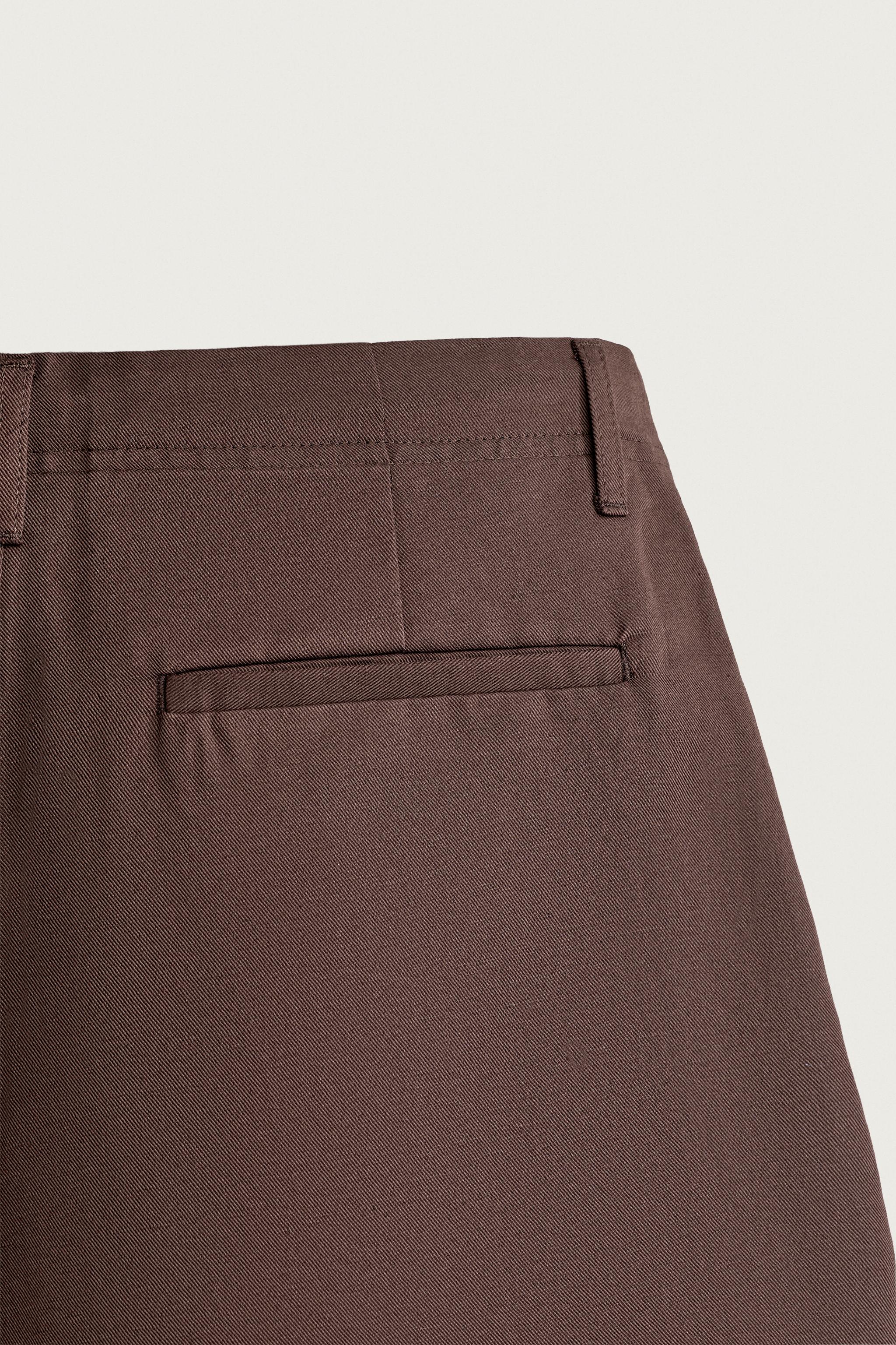 LINEN-COTTON RELAXED-FIT PLEATED BERMUDA SHORTS