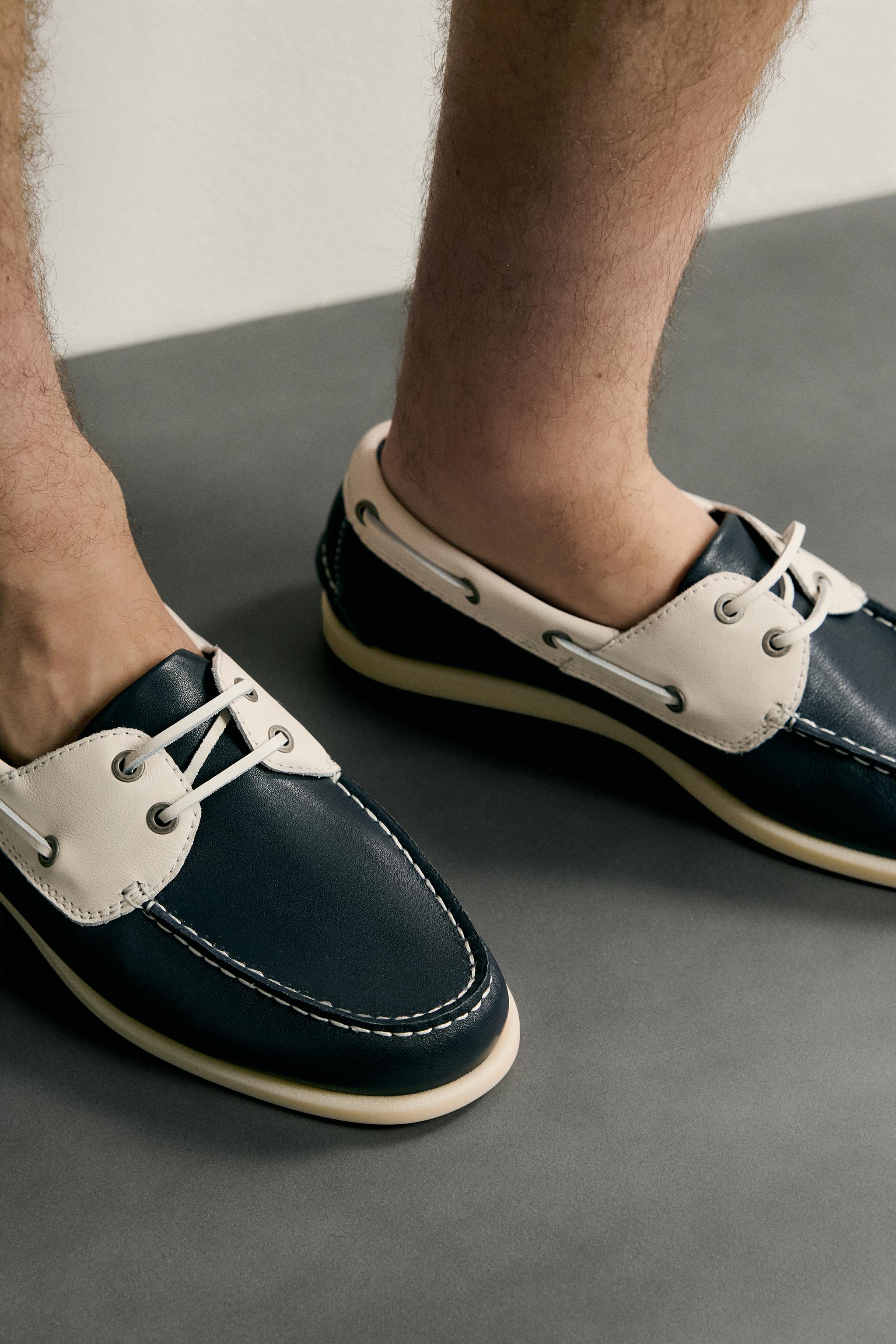 LEATHER BOAT SHOES
