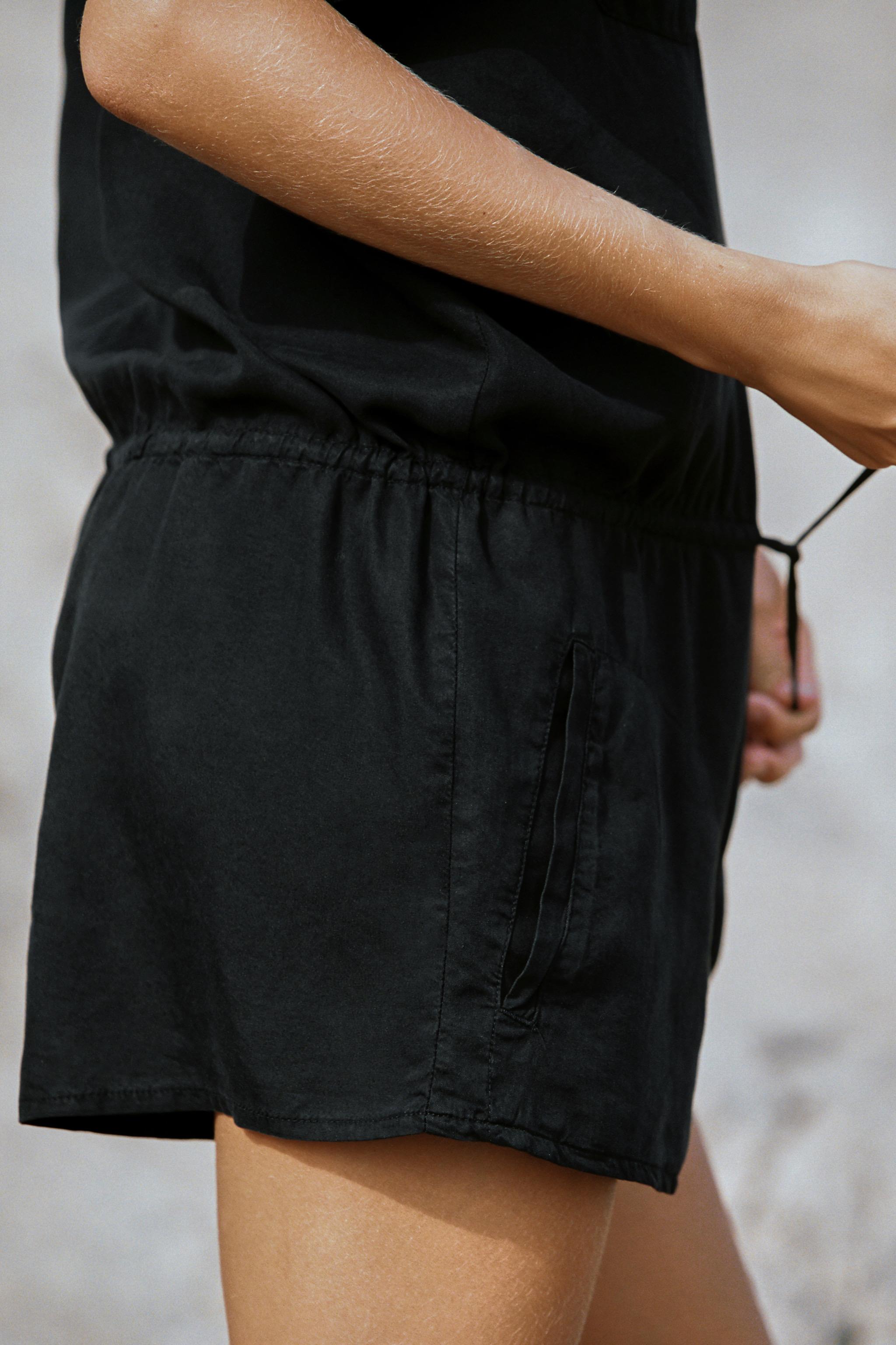 FLOWY SHORT POCKET JUMPSUIT
