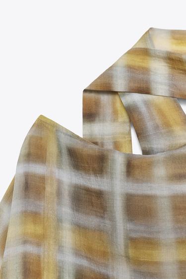CAPE À CARREAUX FOULARD - Kaki de Zara - Image 7