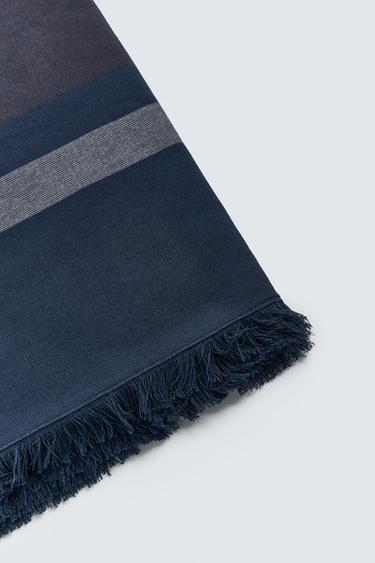 SERVIETTE DE PLAGE À RAYURES - Bleu marine de Zara - Image 4