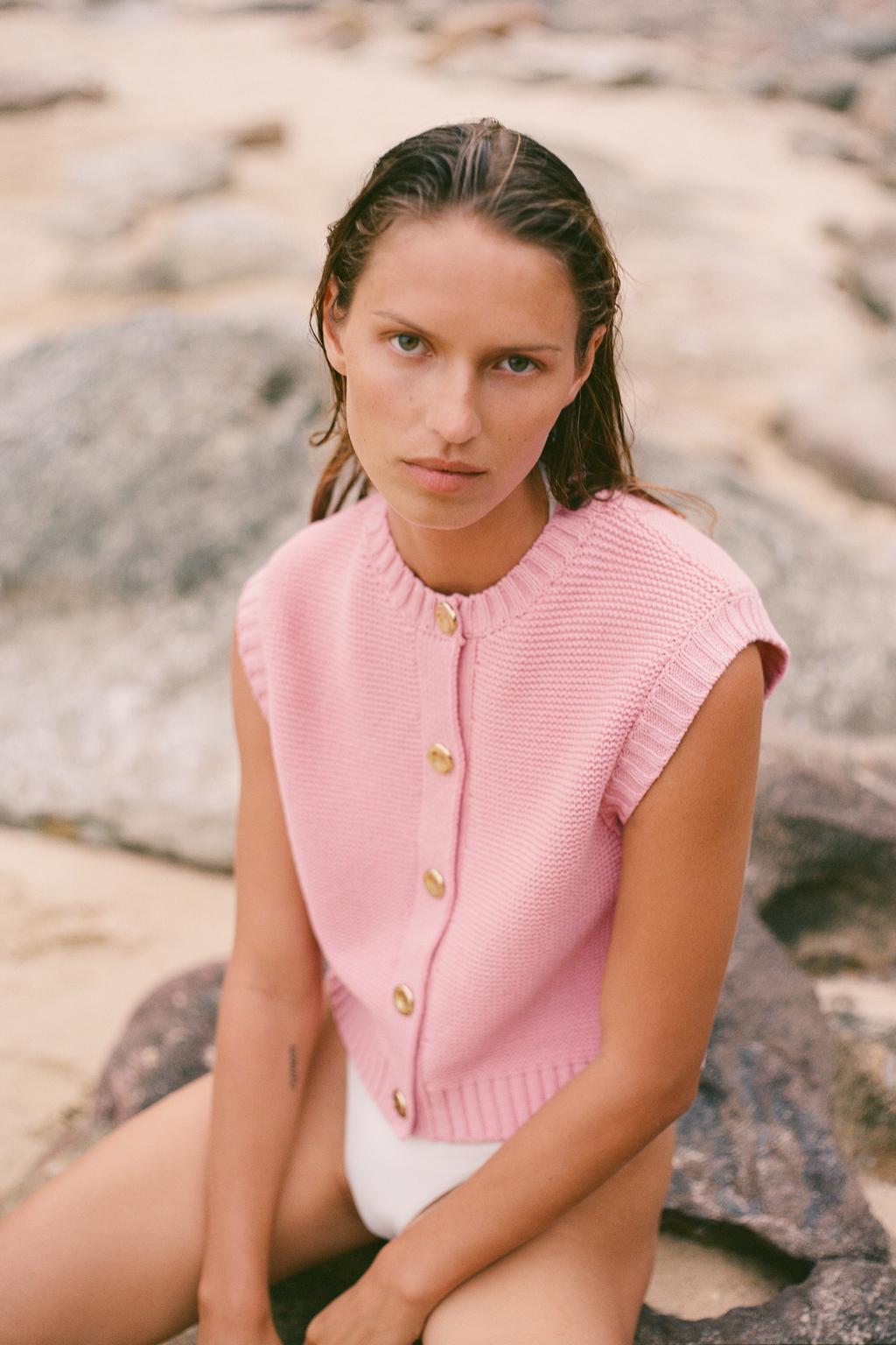 KNIT VEST TOP