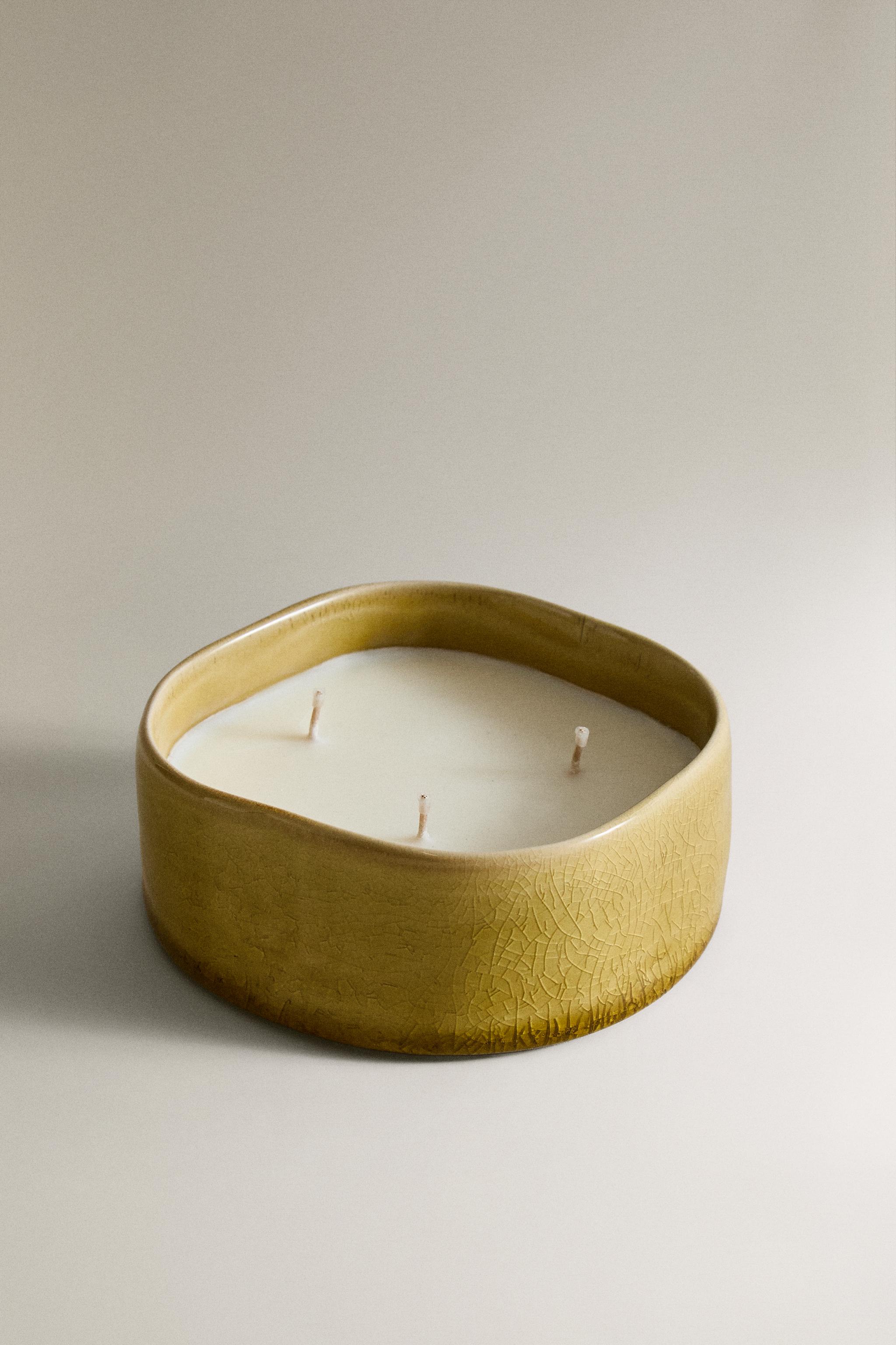 (170 G) FLORAL BEYOND SCENTED CANDLE — Light red