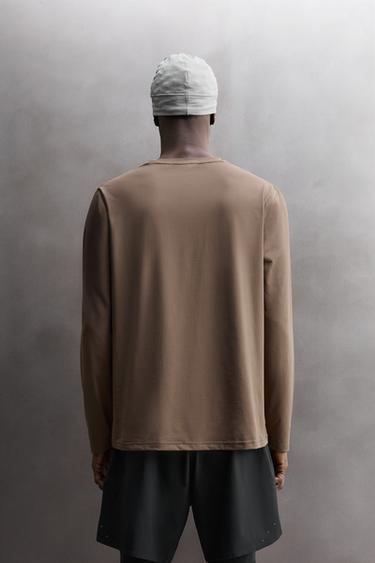 BASIC LONG SLEEVE TECHNICAL T-SHIRT - Brown by Zara - Image 2
