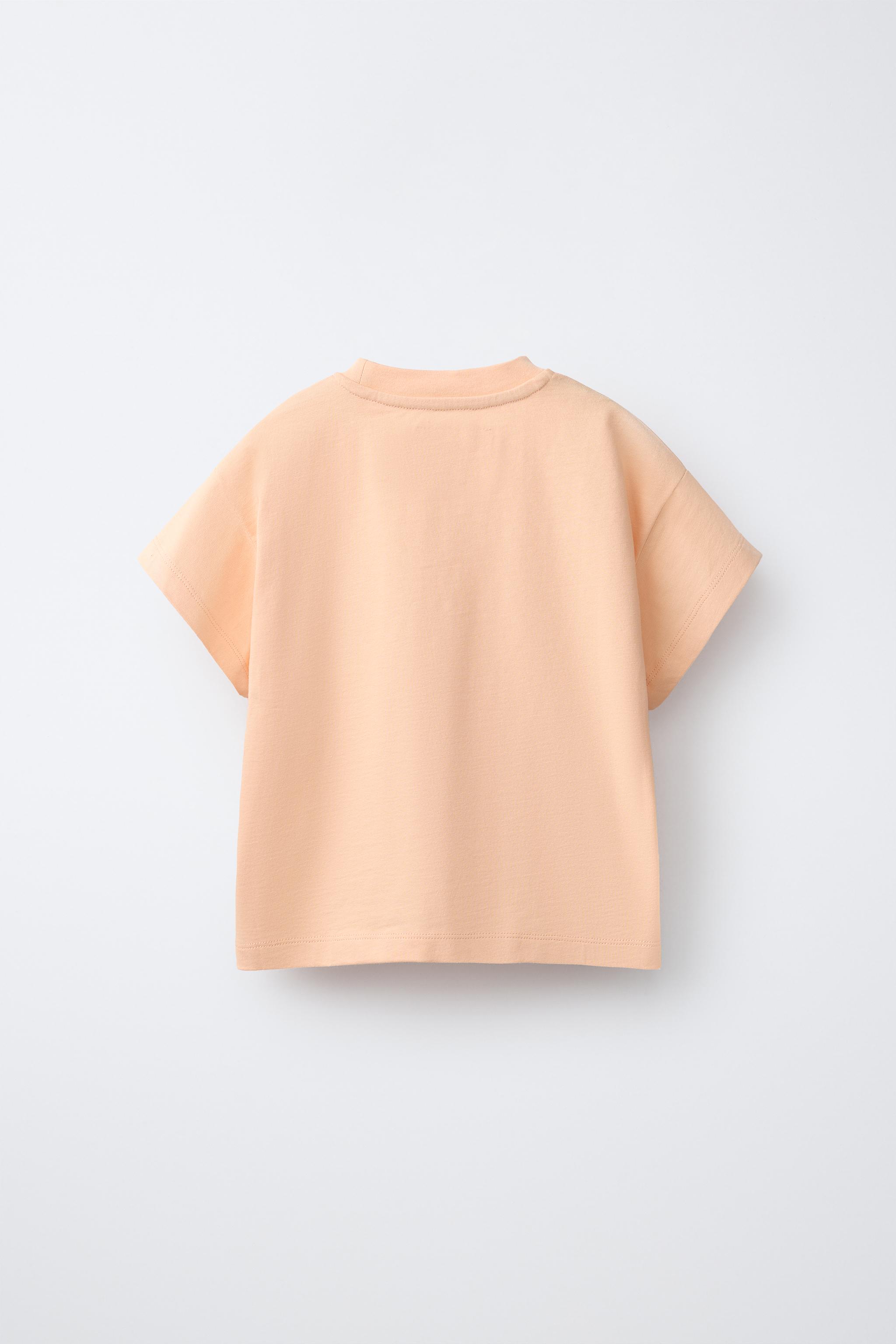 EMBROIDERED PATCH T-SHIRT