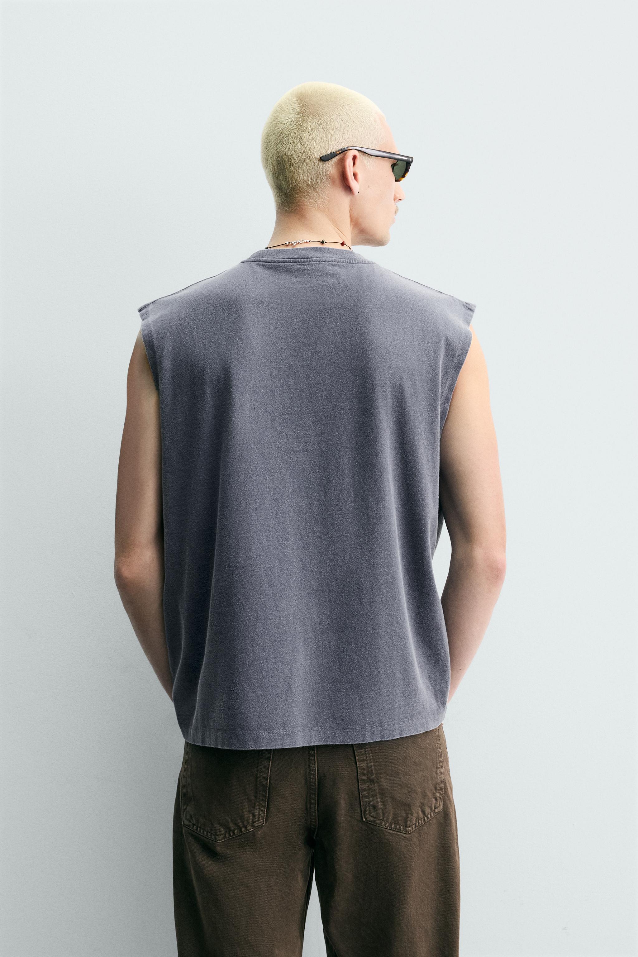 T-SHIRT SANS MANCHES IMPRIMÉ CADENAS