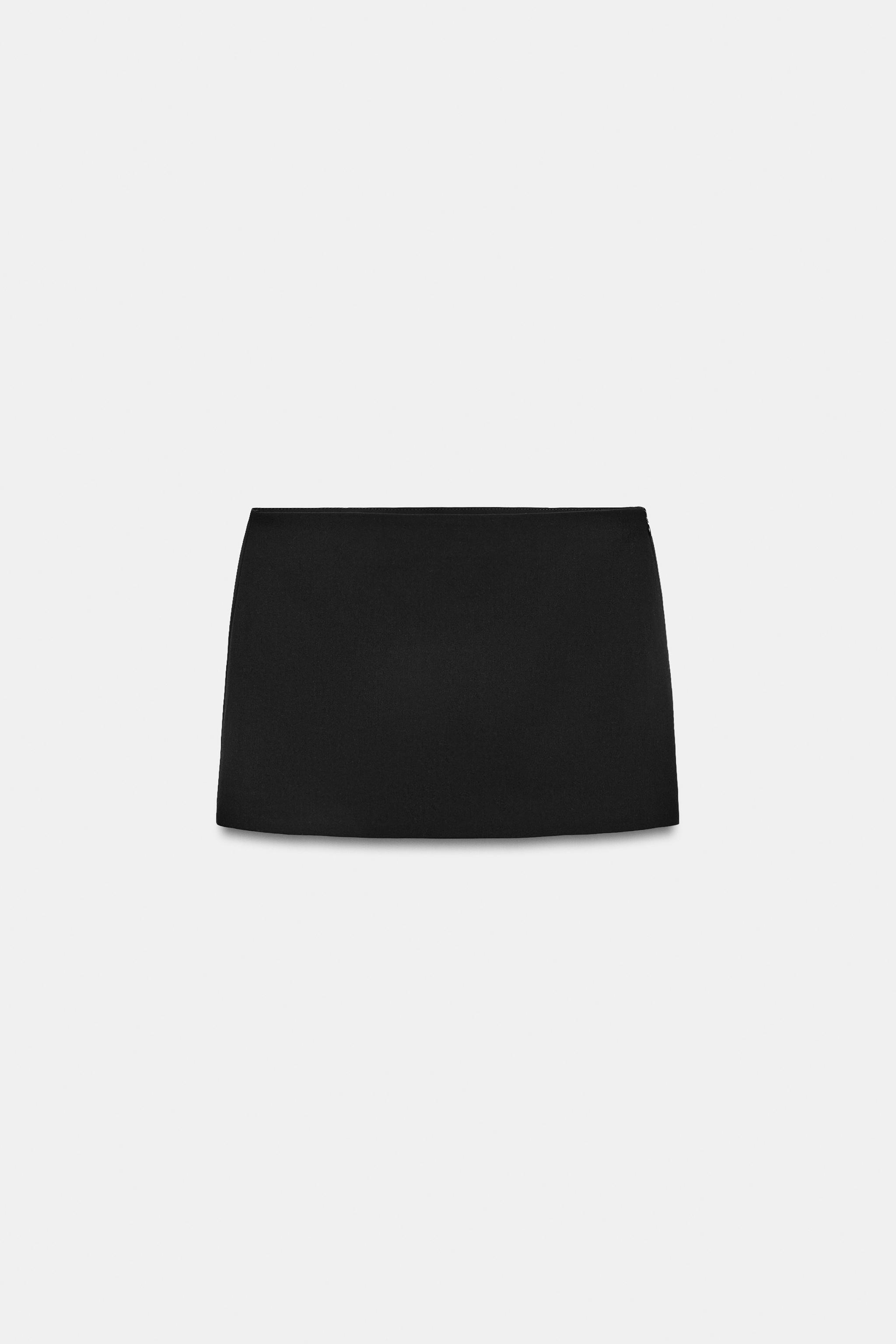 MINI SKIRT — Black