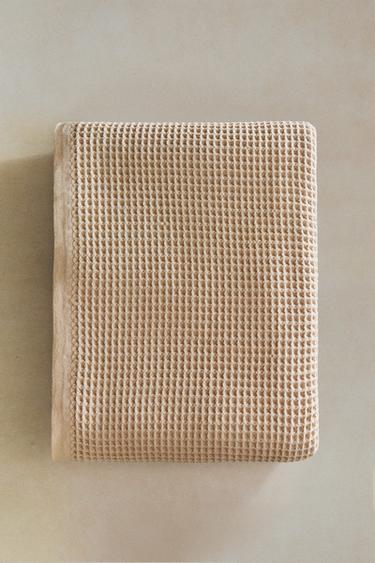 WAFFLE-KNIT COTTON BATH TOWEL - Sand by Zara