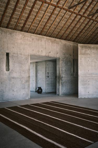 RUG 03 - بني داكن الخاص بـ Zara