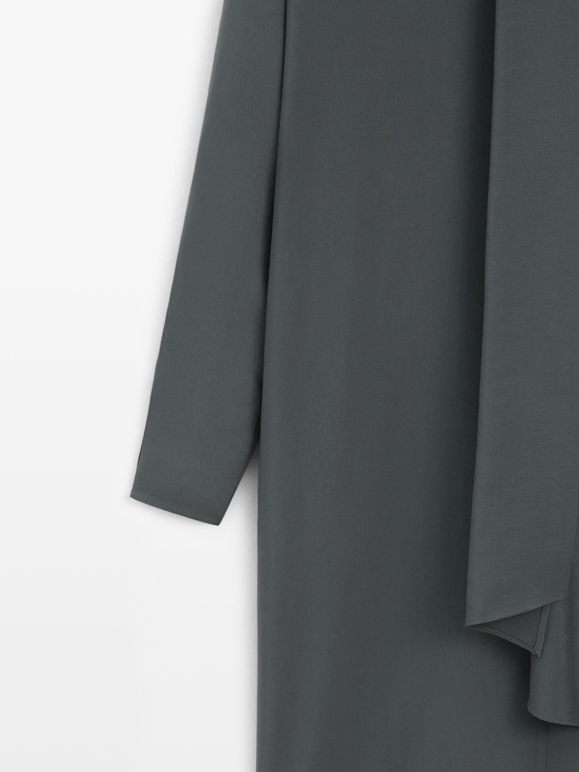 V-neckline midi dress with tie detail