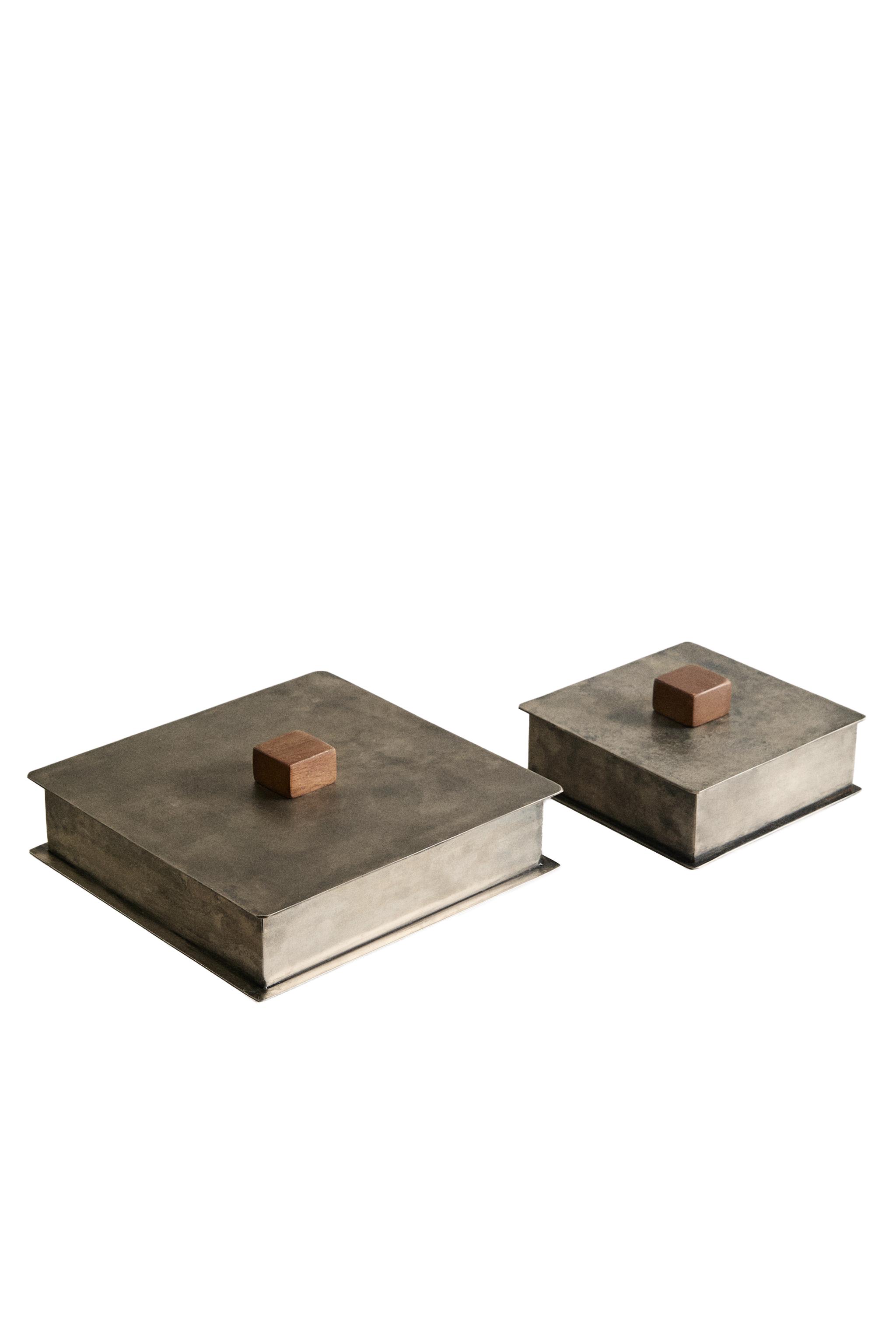 WOODEN KNOB METAL BOX - Gray | ZARA United States