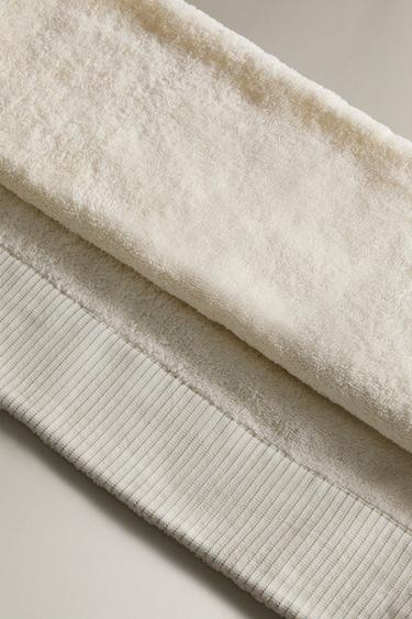 BATH TOWEL WITH STRIPED BORDER - Ivory by Zara - Image 3