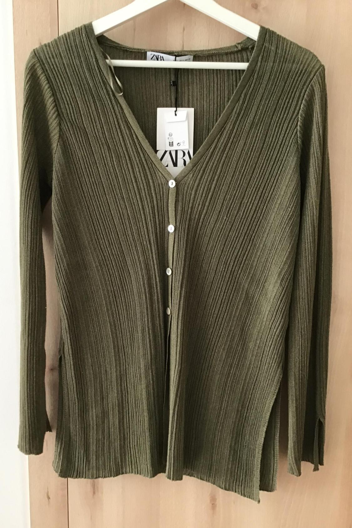 PLEATED KNIT TOP