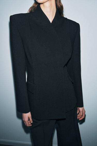 BLAZER ENTALLADA ZW COLLECTION - Negro de Zara