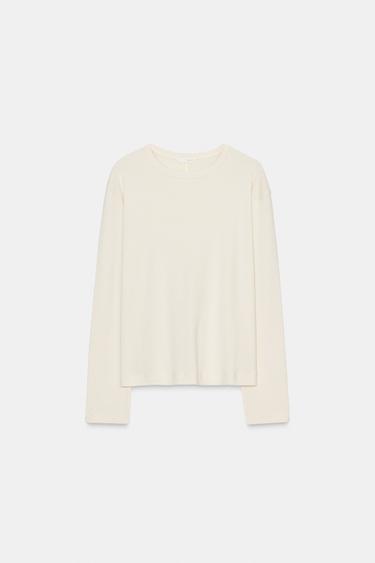 T-SHIRT CÔTELÉ À MANCHES LONGUES - Écru de Zara
