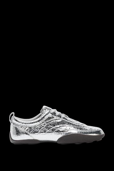 SPORTSCHUH IN METALLOPTIK - Silber von Zara
