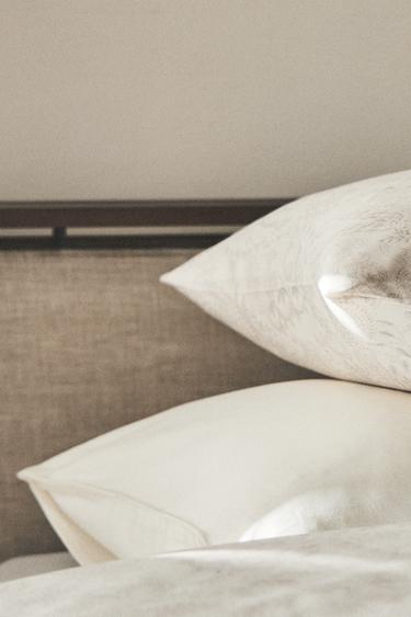 FEDERA DA GUANCIALE IN SATIN PAISLEY - Beige di Zara