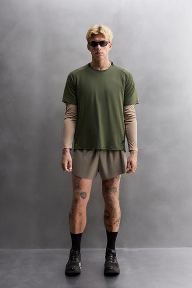 TEXTURED TRAINING T-SHIRT - Green by Zara