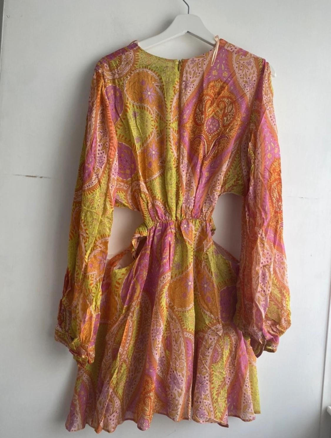 PRINTED DRESS WITH CUT-OUT DETAIL - Image 3