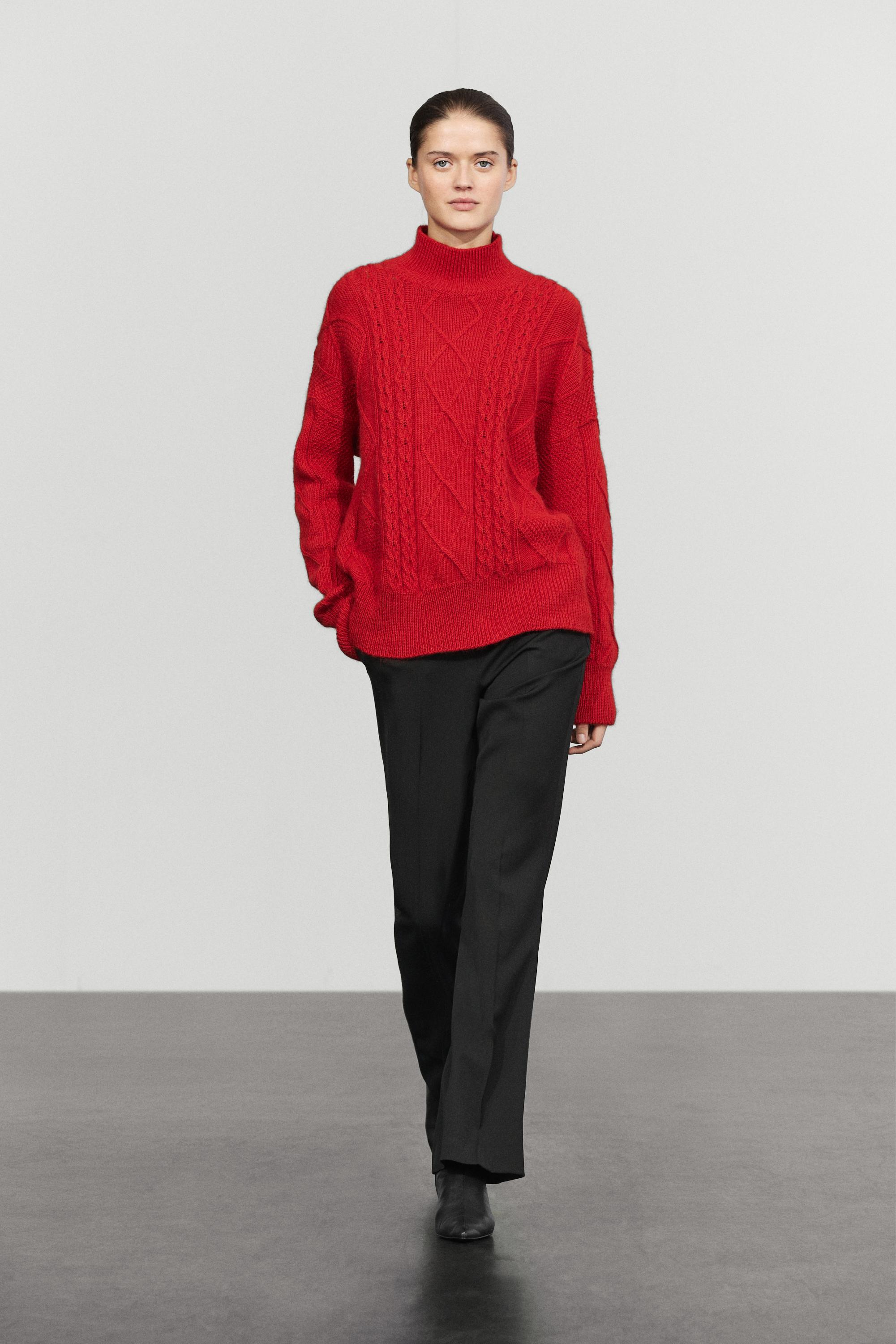 Pull en maille tressée avec de la laine