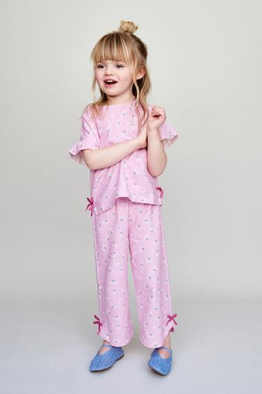 ΣΥΝΟΛΟ ΜΠΛΟΥΖΑ ΚΑΙ ΠΑΝΤΕΛΟΝΙ ΜΕ ΣΤΑΜΠΑ ΛΟΥΛΟΥΔΙΑ ΚΑΙ ΦΙΟΓΚΟΥΣ - Ξεθωριασμένο ροζ του Zara