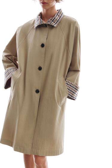 ترنش OVERSIZE بأساور مربعات - مِحْمر الخاص بـ Zara