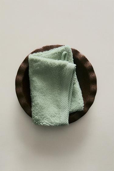 COTTON TERRY BATH MITT - Green / Blue by Zara