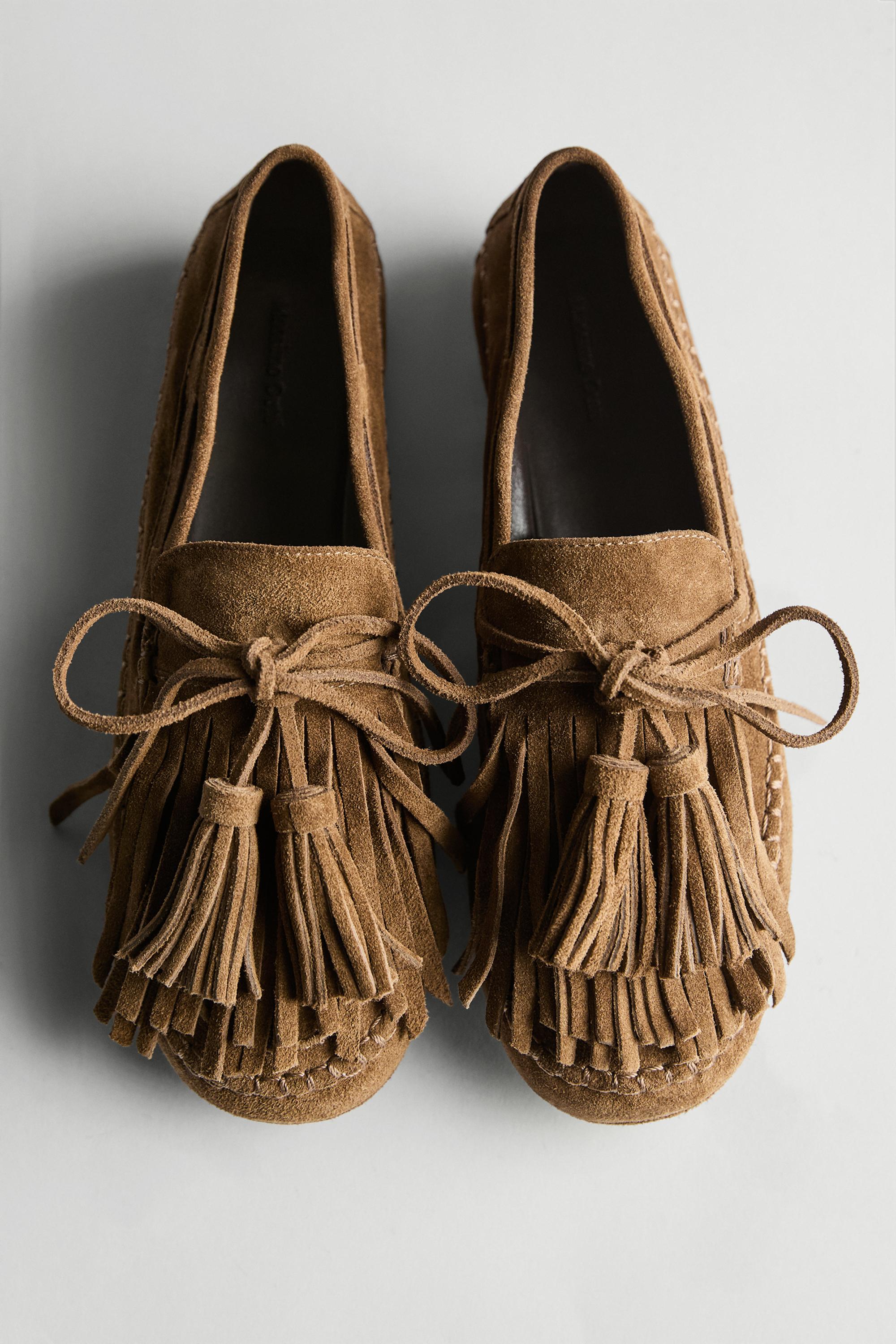 Split suede loafers with fringing and tassels — Dark tan
