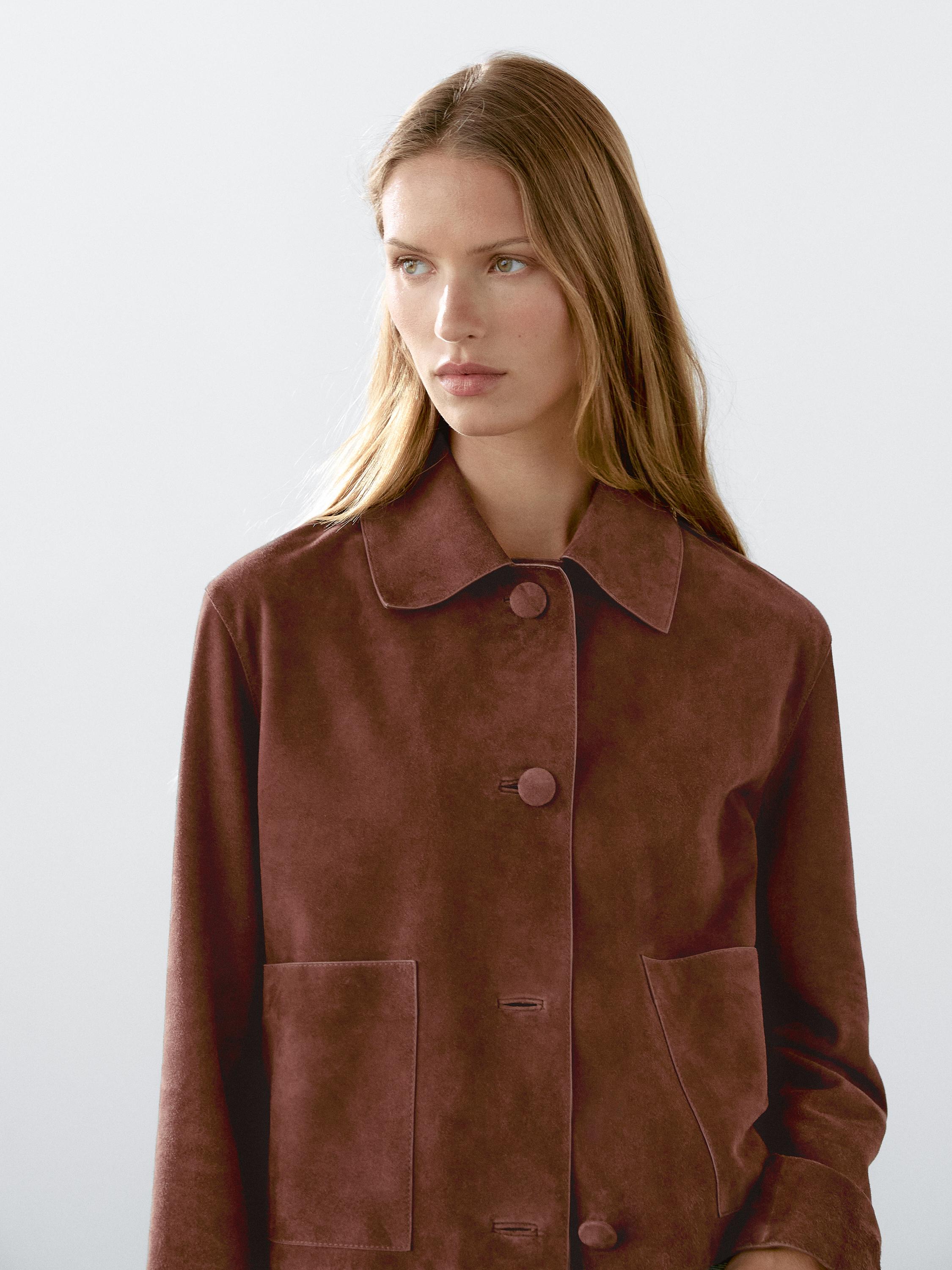Veste courte boutons recouverts en cuir finition daim