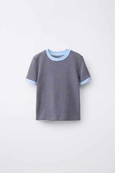 ФУТБОЛКА В ПОЛОСКУ — Полоски от Zara
