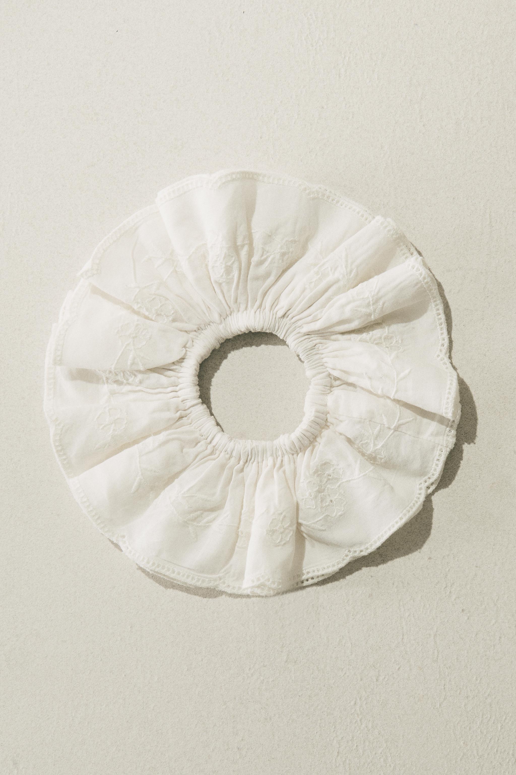 CLANE LINEN MEDIUM SCRUNCHIE ホワイト CLANE - CLANE LINEN MEDIUM SCRUNCHIE ホワイトの通販 by
