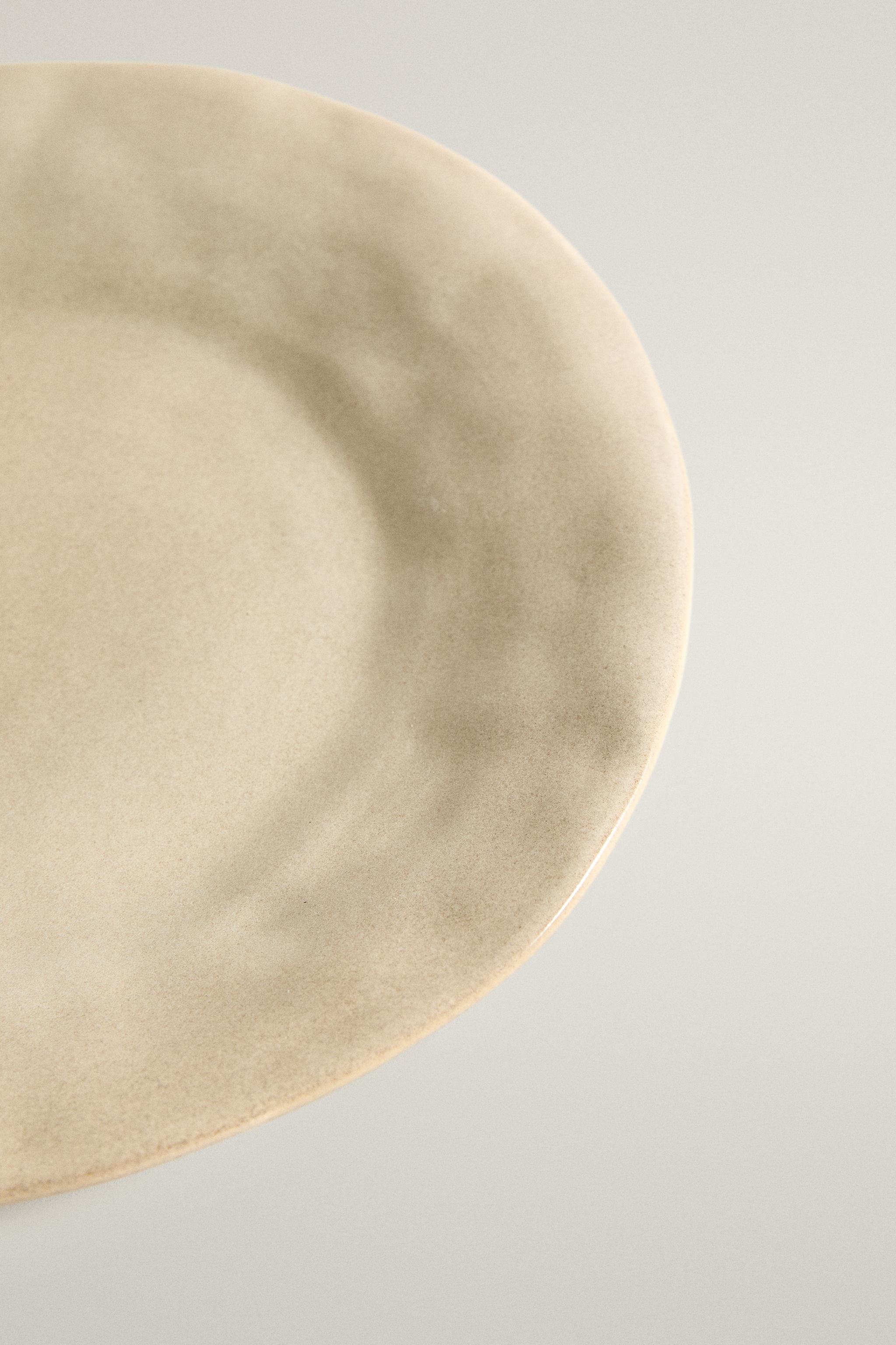 IRREGULAR STONEWARE DINNER PLATE