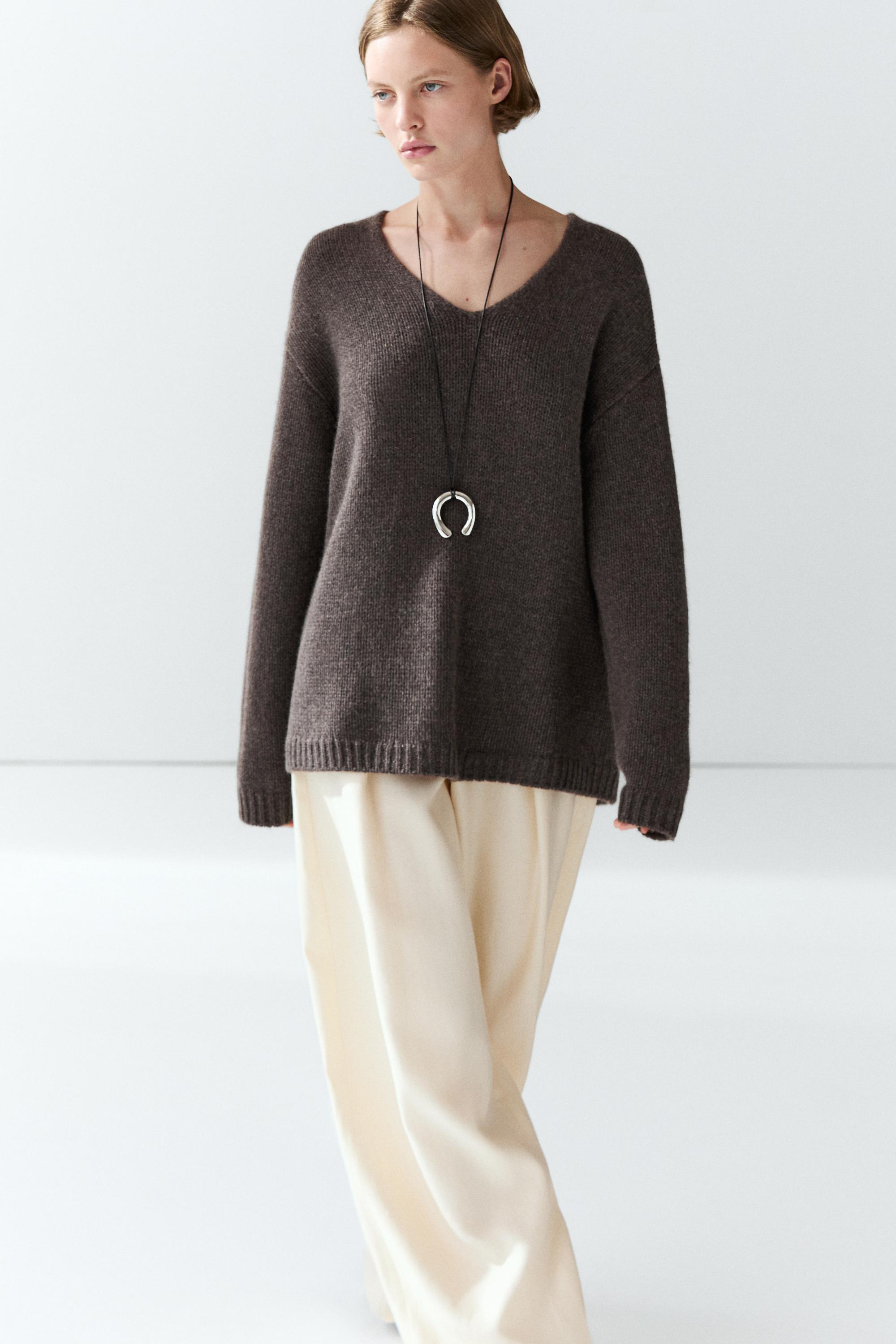 100% cashmere V-neck sweater