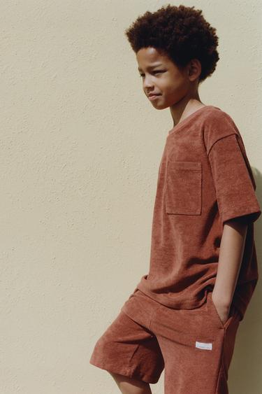 ENSEMBLE T-SHIRT ET BERMUDA RAYÉ EFFET SERVIETTE - Tabac de Zara