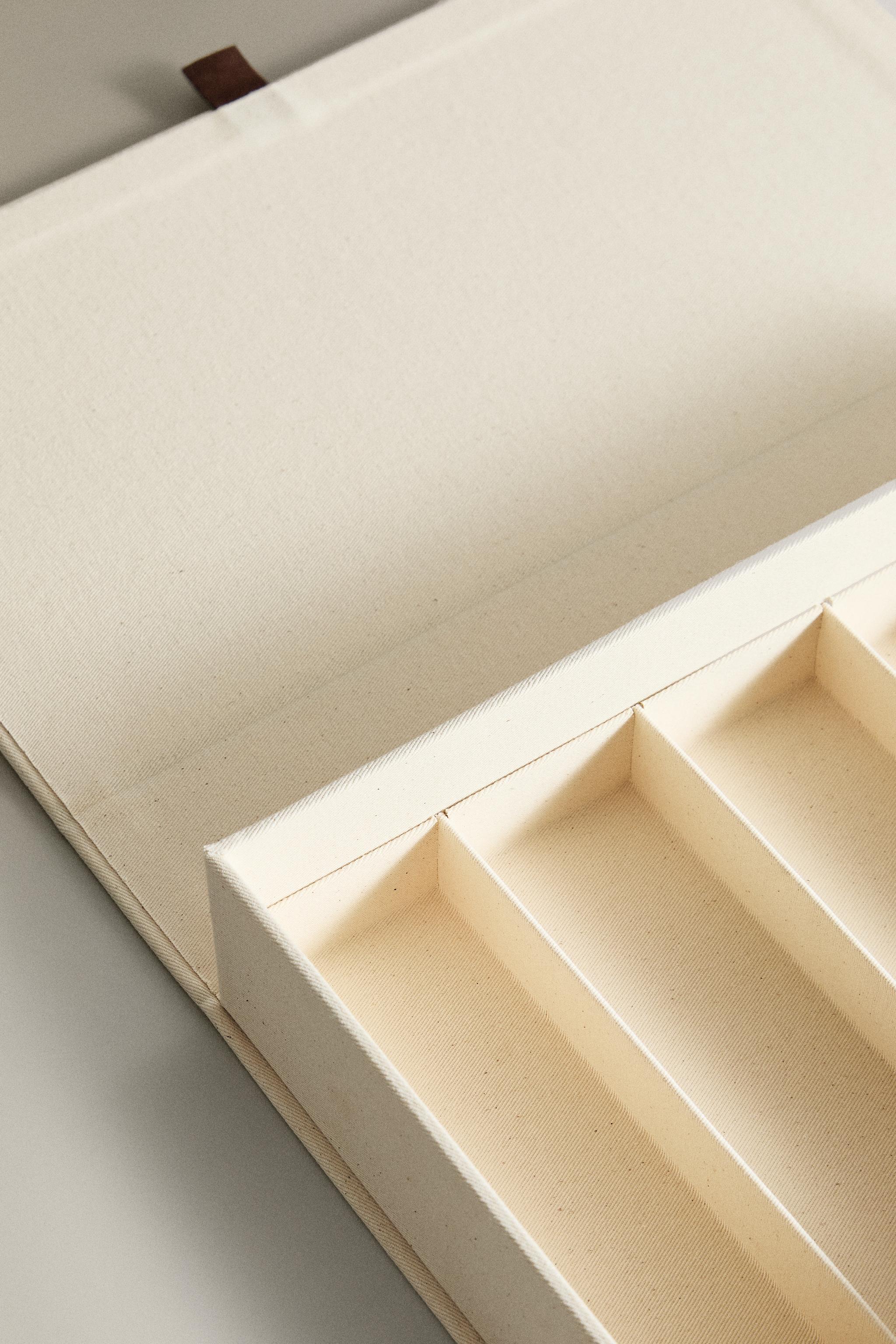 BOÎTE DE RANGEMENT LUNETTES AVEC COUVERCLE